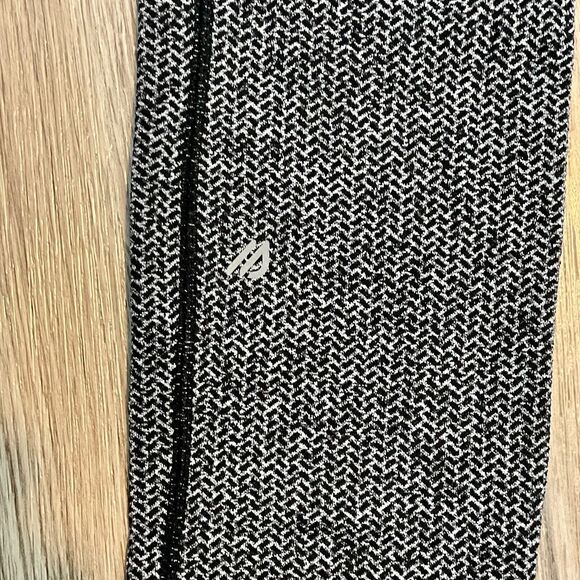 EDDIE BAUER Leggings Herringbone Black White Pants Activewear Size Medium - Picture 3 of 7